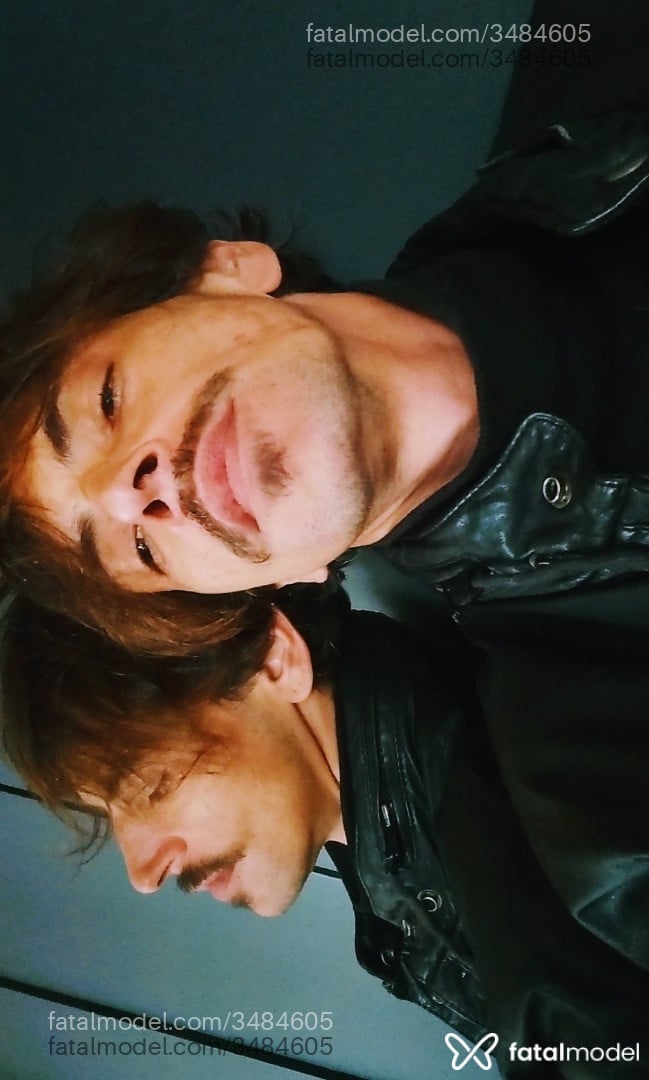 Acompanhante homem trans com cabelo castanho de olhos castanhos - Seuhomemtrans
