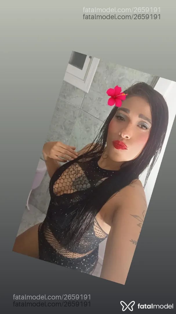 Acompanhante mulher morena (o) de olhos pretos - Carolzinha