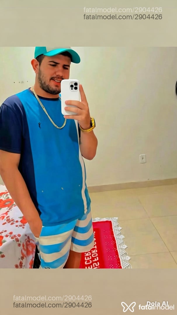 Acompanhante homem ruiva (o) de olhos castanhos - Leozinho