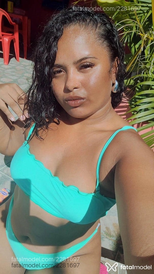 Acompanhante mulher morena (o) de olhos castanhos - Naina