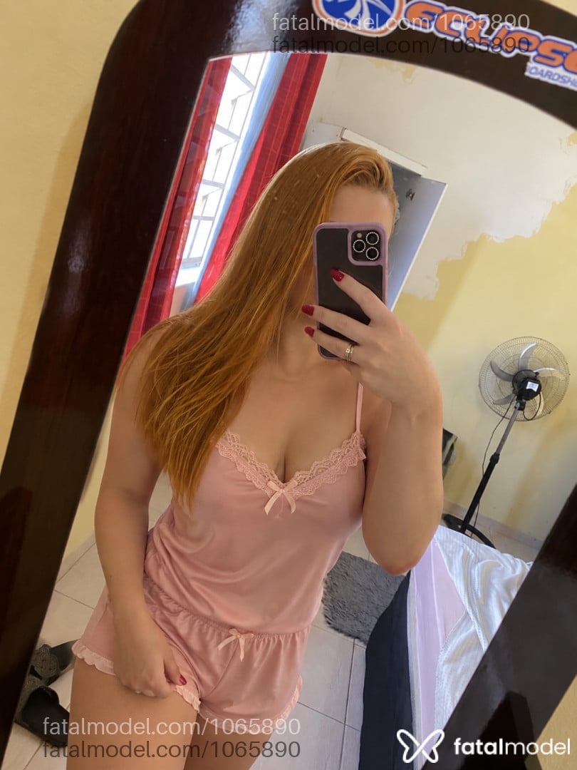 Acompanhante mulher ruiva (o) de olhos castanhos - Rebeca