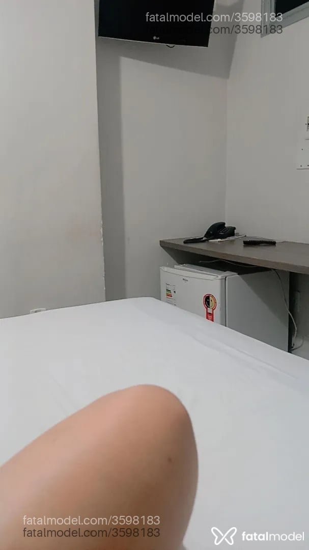 Acompanhante mulher morena (o) de olhos mel - Isabela