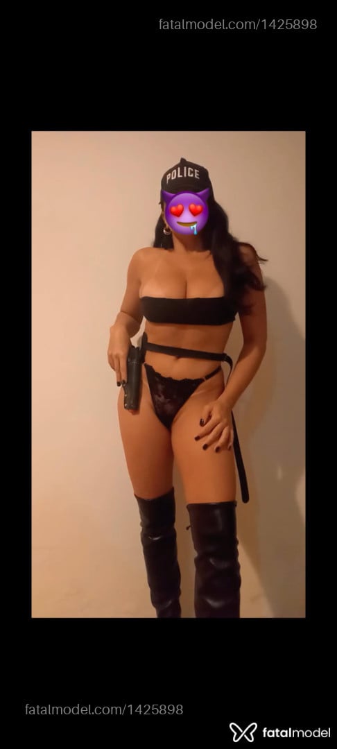 Acompanhante mulher morena (o) de olhos castanhos - Giovana Risk