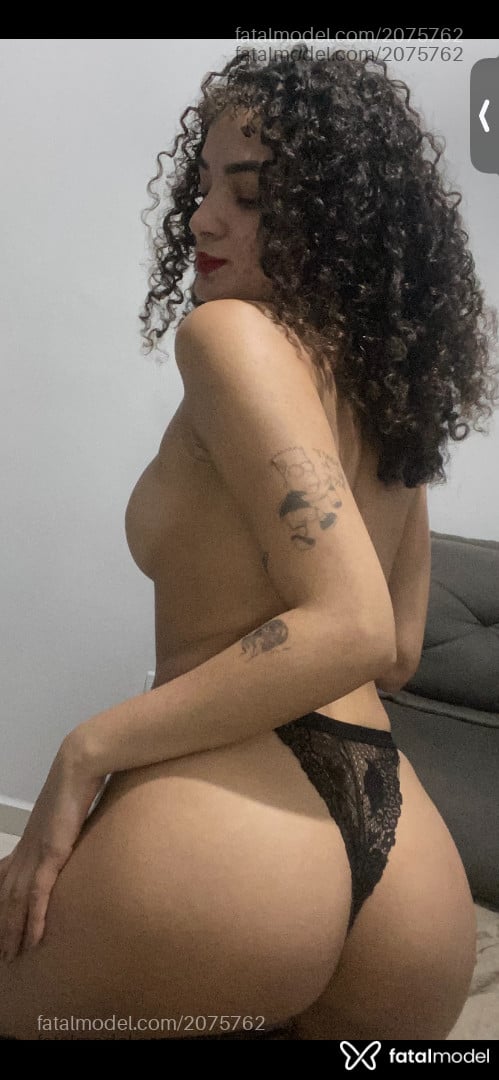 Acompanhante mulher com cabelo castanho de olhos castanhos - Fany Olivr