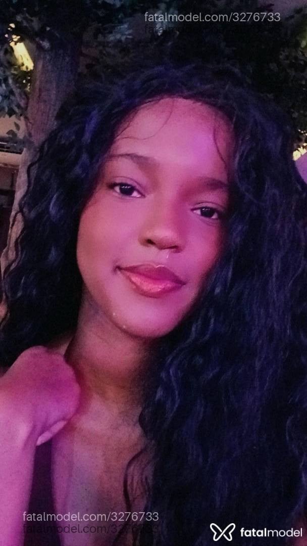 Acompanhante mulher morena (o) de olhos castanhos - Sthefany