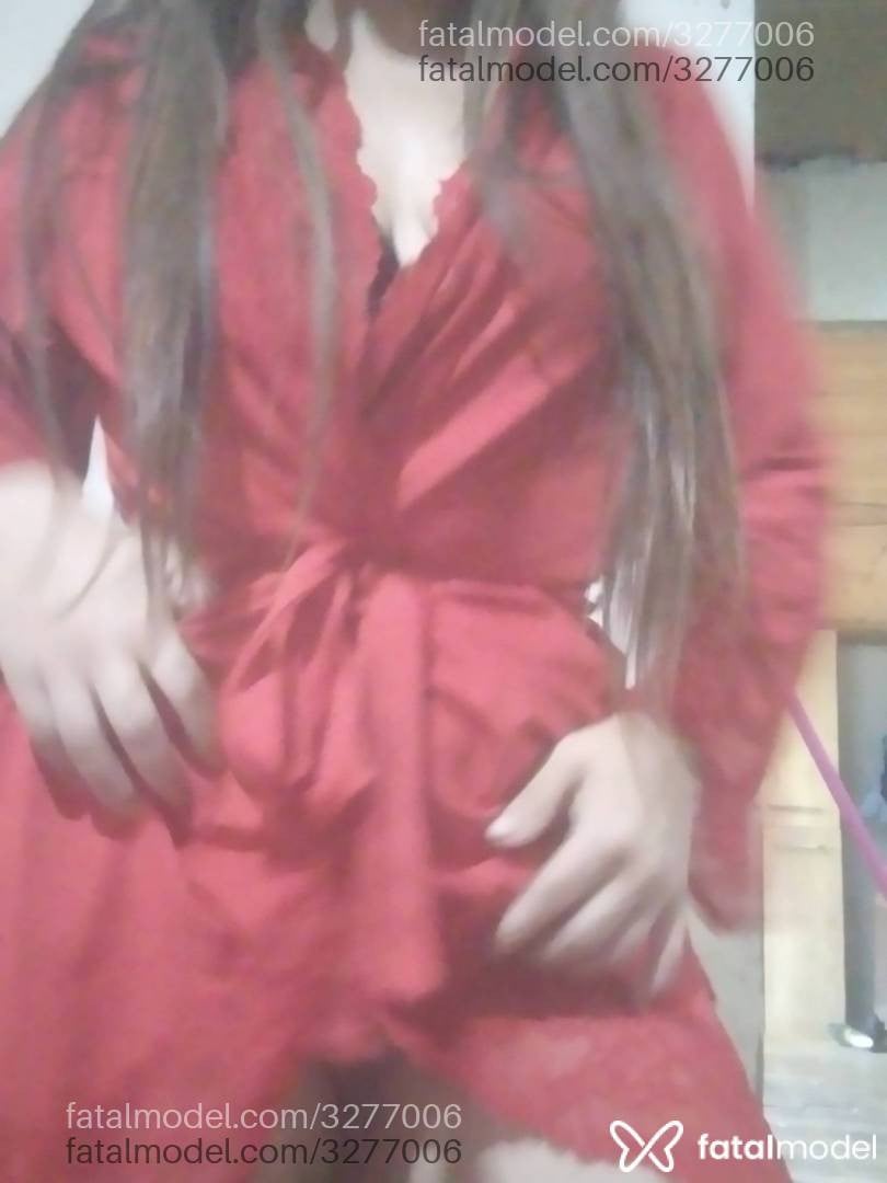 Acompanhante mulher com cabelo castanho de olhos verdes em Virtual - Amanda