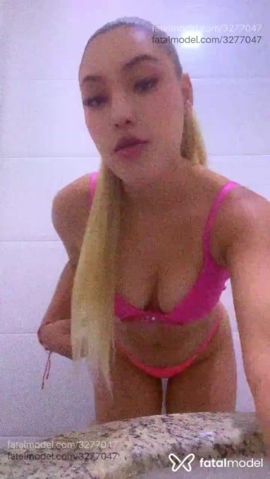 Acompanhante mulher loira (o) de olhos mel - Andreina