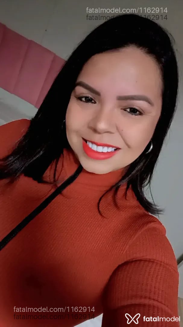 Acompanhante mulher morena (o) de olhos pretos - Nay Gomes