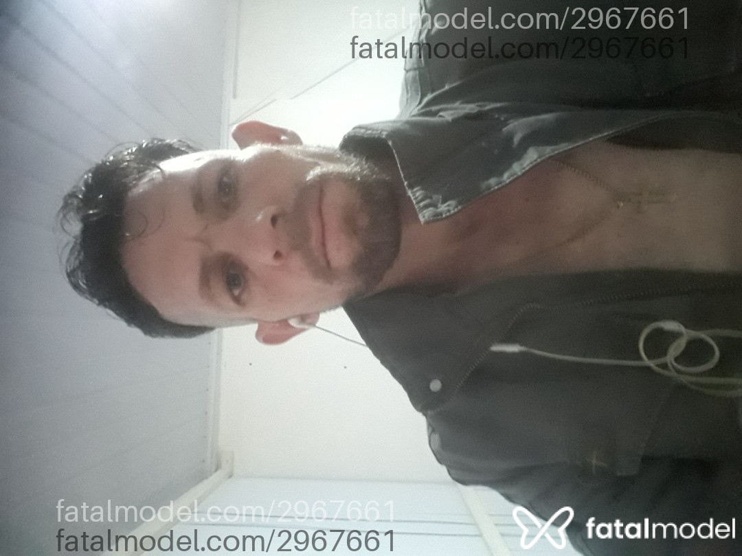 Acompanhante homem loira (o) de olhos azuis - Rodrigo
