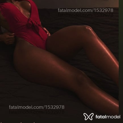 Acompanhante mulher morena (o) de olhos pretos - DESCUBRA