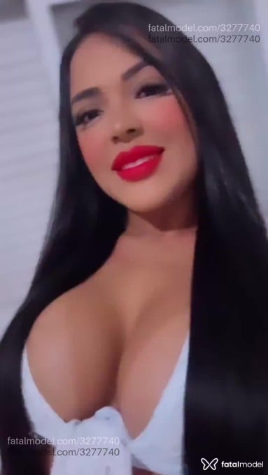 Acompanhante mulher morena (o) de olhos castanhos - Tifani