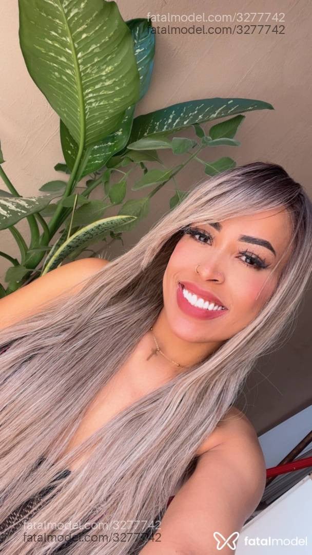 Acompanhante mulher loira (o) de olhos castanhos - Lara Fonseca