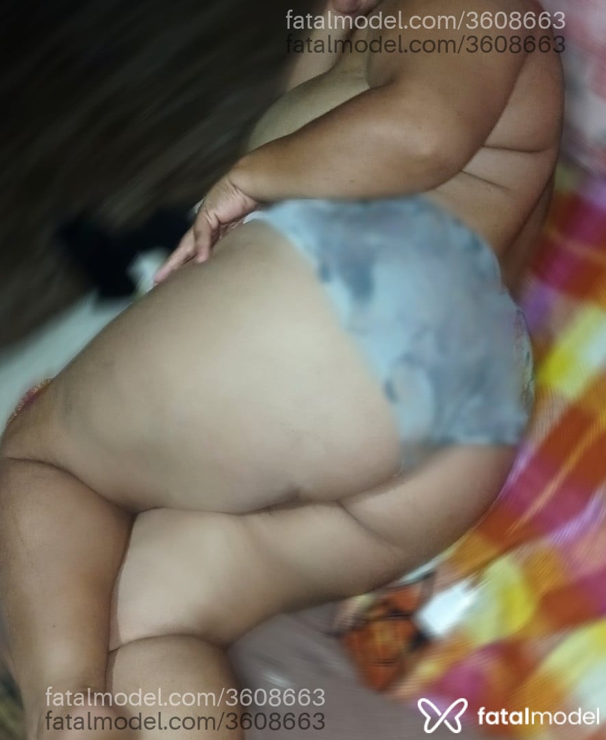 Acompanhante mulher com cabelo castanho de olhos castanhos - Karol