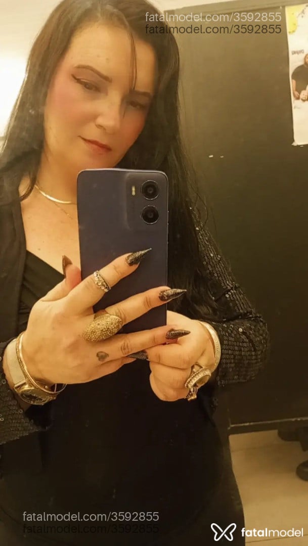 Acompanhante mulher morena (o) de olhos castanhos - Letícia Lêh