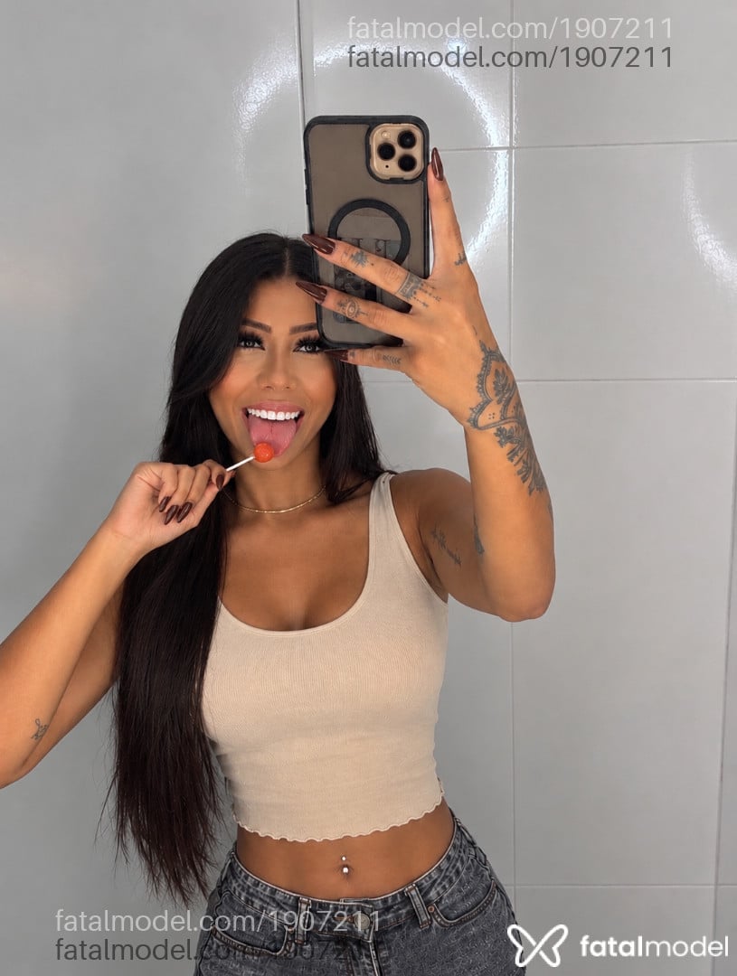 Acompanhante mulher morena (o) de olhos castanhos - Aysha Buarque
