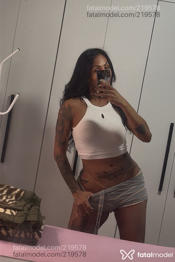 Acompanhante travesti morena (o) de olhos castanhos - Pamela castro