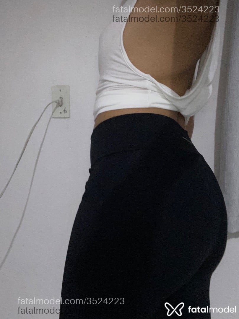 Acompanhante mulher morena (o) de olhos pretos - Andreza