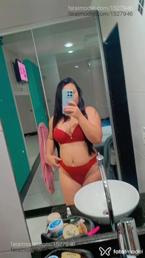 Acompanhante mulher com cabelo castanho de olhos castanhos - Ana Gabriela