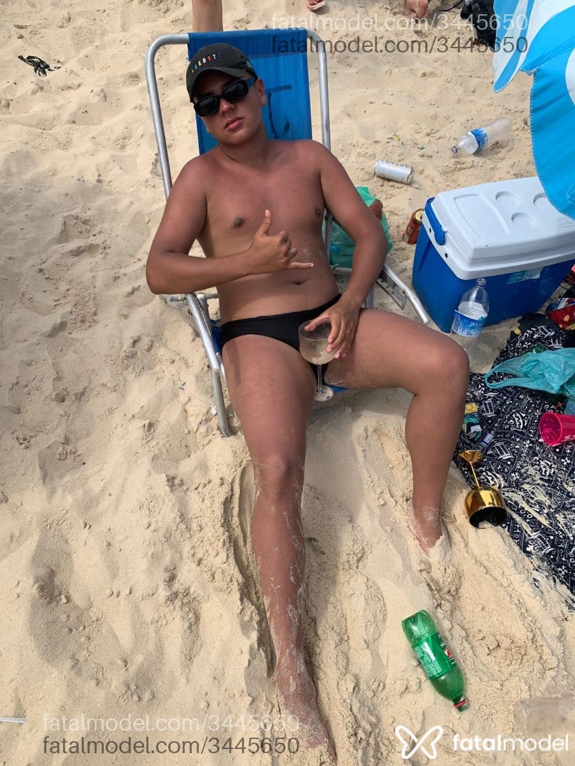 Acompanhante homem morena (o) de olhos verdes - Cariocanovinh