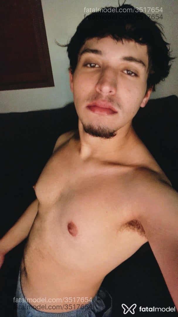 Acompanhante homem morena (o) de olhos castanhos - Eduardo