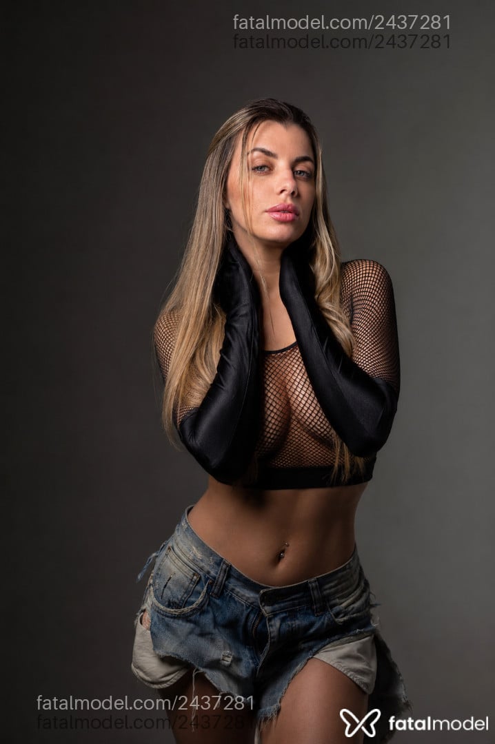 Acompanhante mulher loira (o) de olhos azuis - Liz