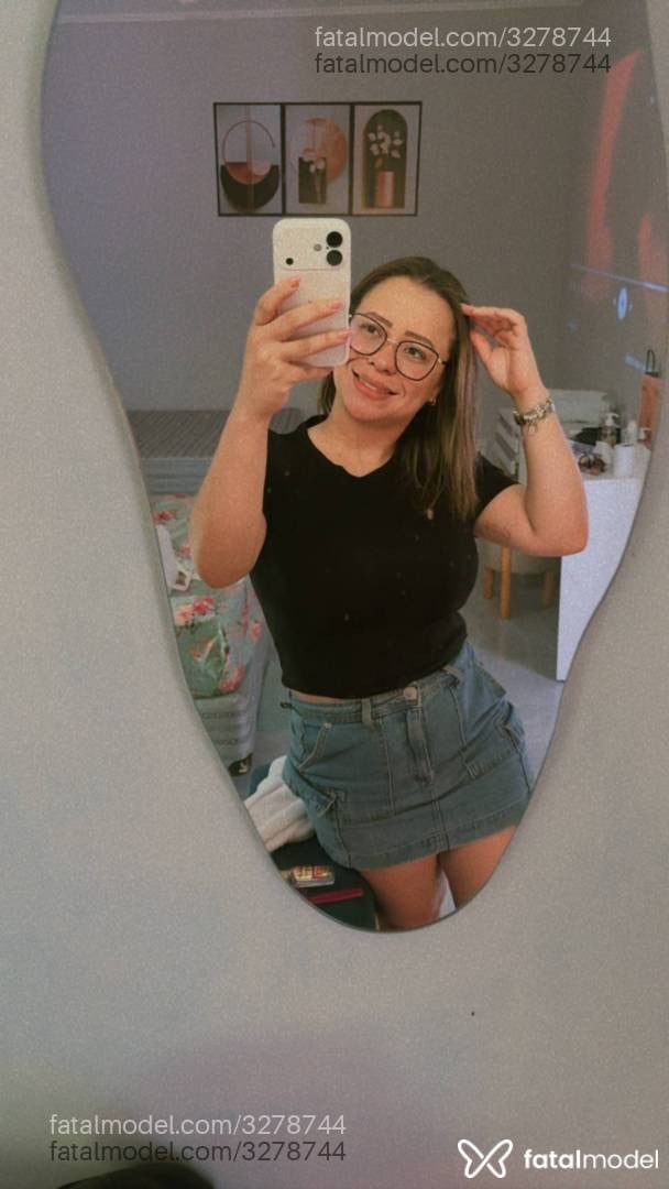Acompanhante mulher com cabelo castanho de olhos castanhos em São José do Rio Preto - Ágatha Orsini