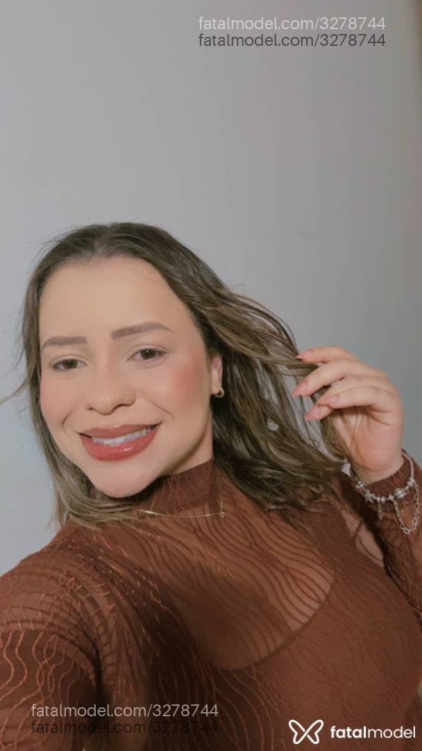 Acompanhante mulher com cabelo castanho de olhos castanhos em São José do Rio Preto - Ágatha Orsini