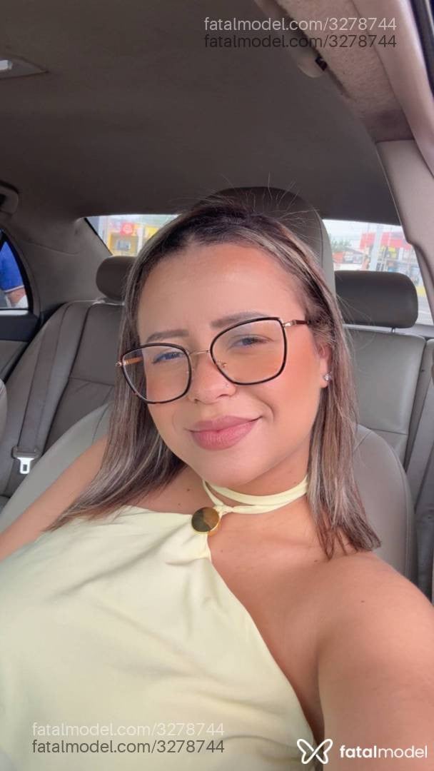 Acompanhante mulher com cabelo castanho de olhos castanhos - Ágatha Orsini