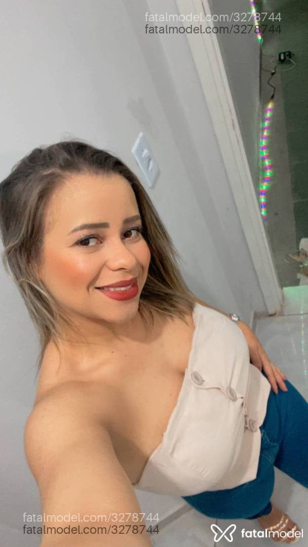 Acompanhante mulher com cabelo castanho de olhos castanhos - Ágatha Orsini