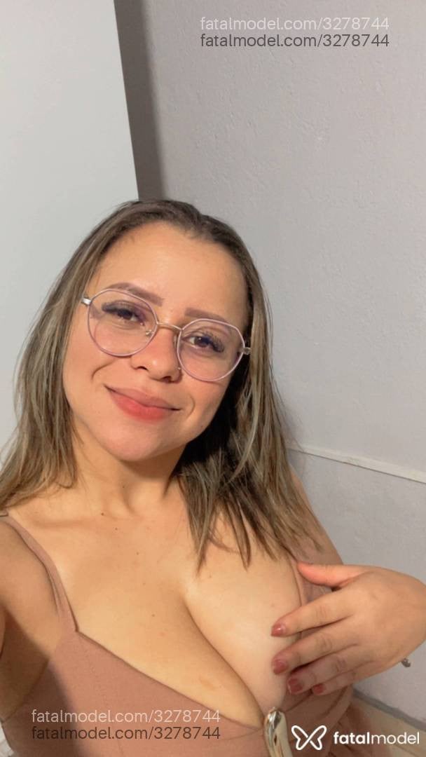 Acompanhante mulher com cabelo castanho de olhos castanhos em São José do Rio Preto - Ágatha Orsini