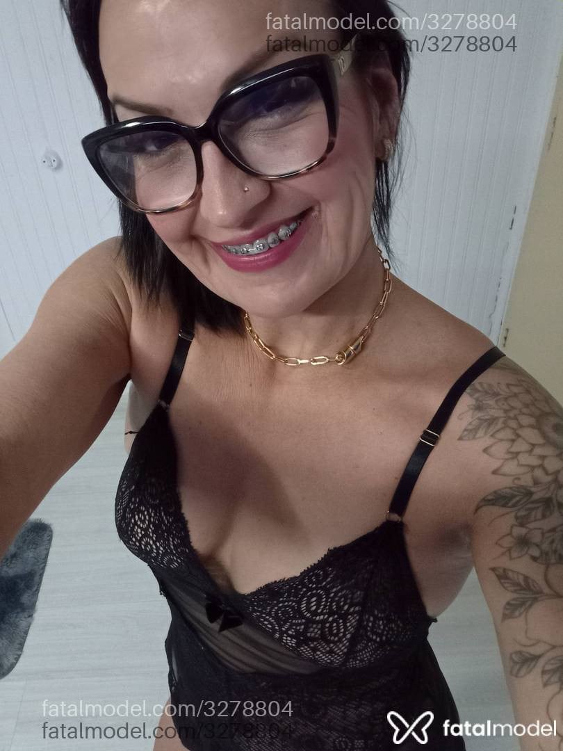 Acompanhante mulher morena (o) de olhos castanhos - Renata Martins
