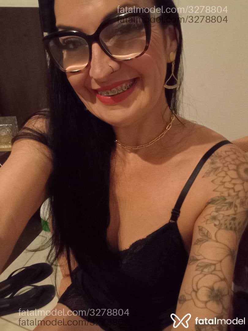Acompanhante mulher morena (o) de olhos castanhos - Renata Martins