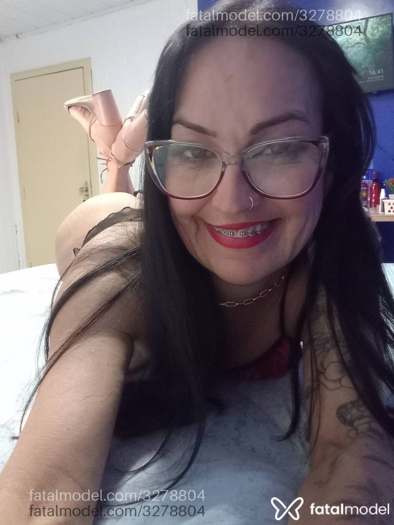 Acompanhante mulher morena (o) de olhos castanhos - Renata Martins