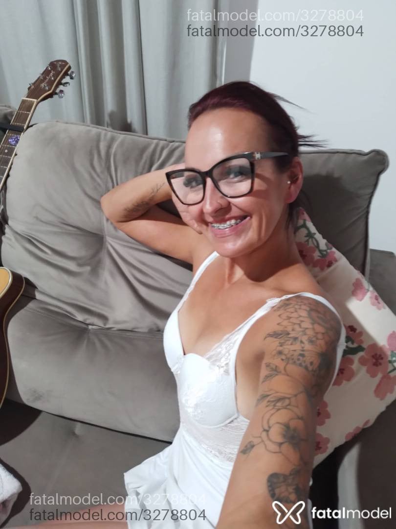 Acompanhante mulher morena (o) de olhos castanhos em Criciúma - Renata Martins