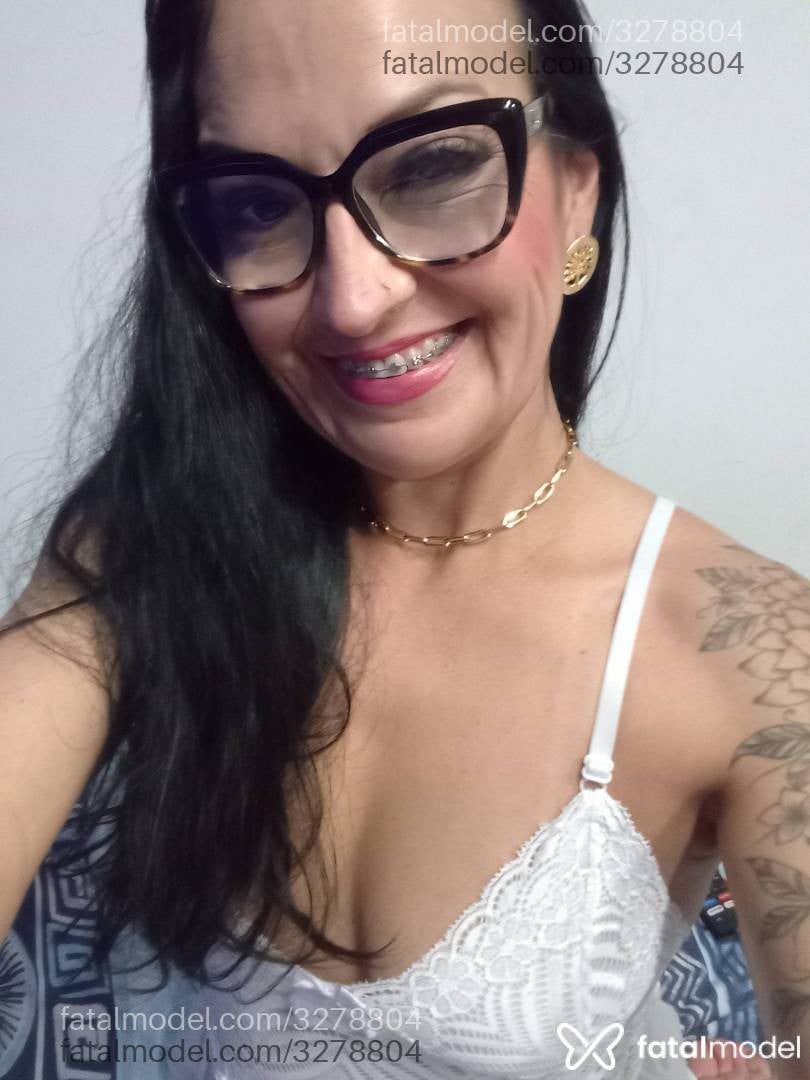 Acompanhante mulher morena (o) de olhos castanhos - Renata Martins