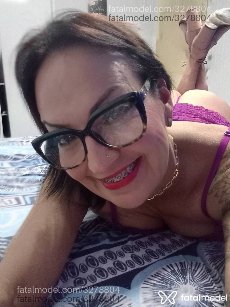 Acompanhante mulher morena (o) de olhos castanhos - Renata Martins