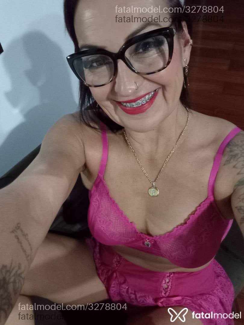 Acompanhante mulher morena (o) de olhos castanhos em Criciúma - Renata Martins