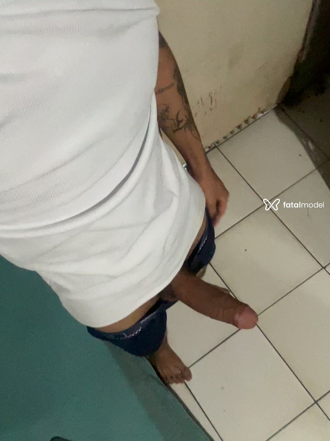Acompanhante homem morena (o) de olhos castanhos - Mateus