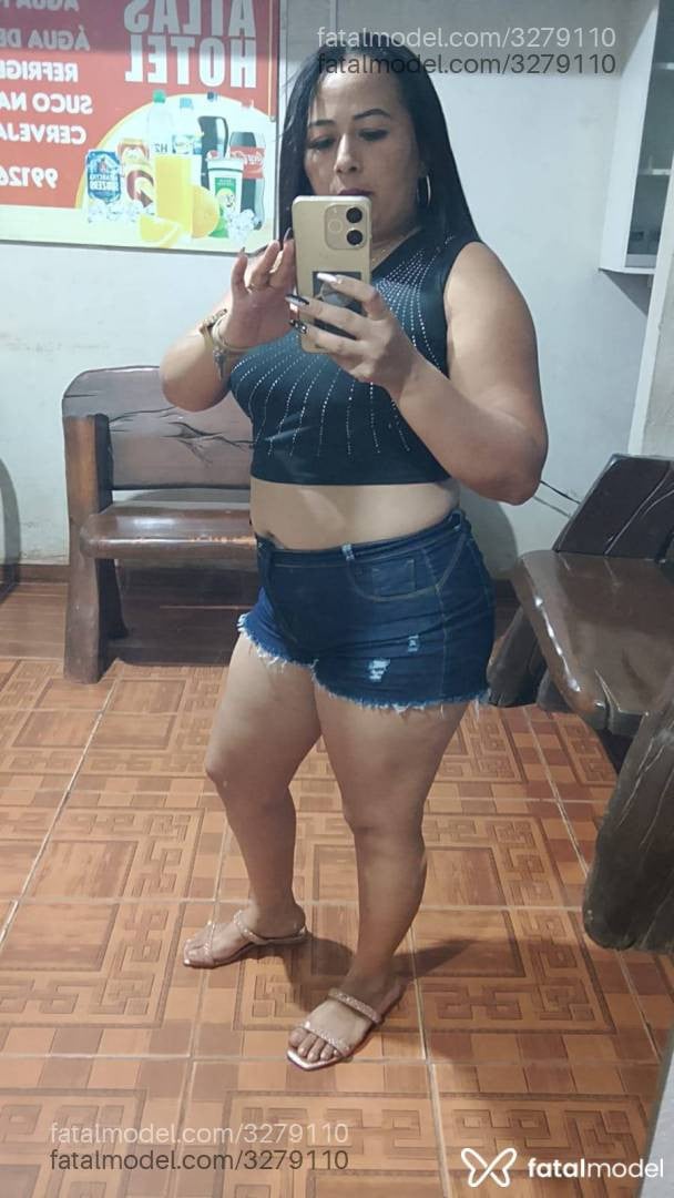 Acompanhante mulher com cabelo castanho de olhos castanhos - Luana Acompanhante mulher com cabelo castanho de olhos castanhos - Luana