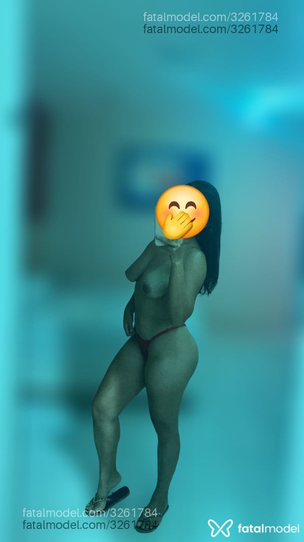 Acompanhante mulher morena (o) de olhos pretos - Cornoechifeira
