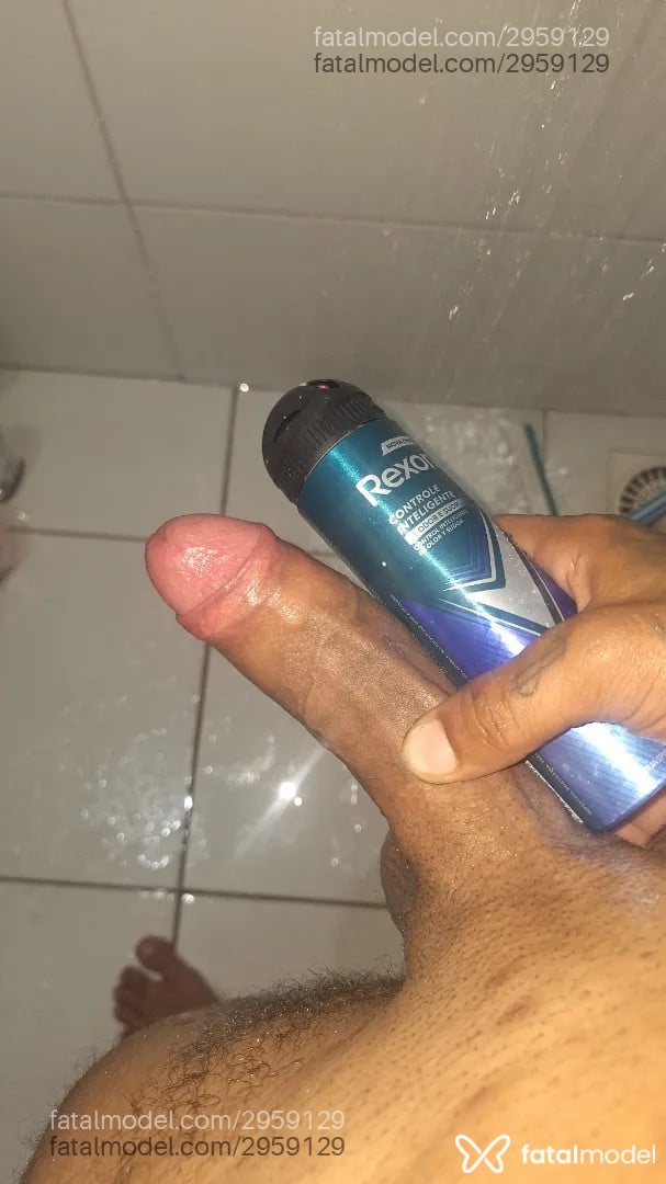 Acompanhante homem com cabelo castanho de olhos castanhos - santos