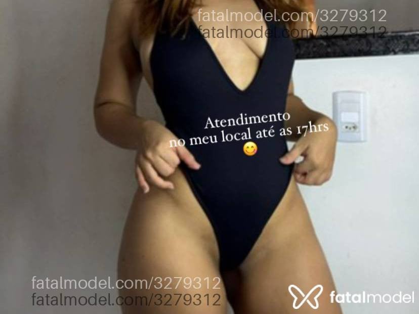 Acompanhante mulher com cabelo castanho de olhos castanhos - Raffa Acompanhante mulher com cabelo castanho de olhos castanhos - Raffa