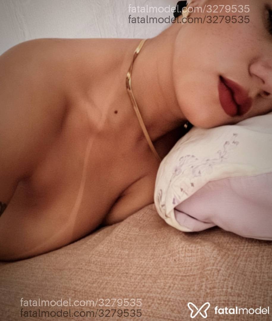 Acompanhante mulher morena (o) de olhos castanhos - Camilla