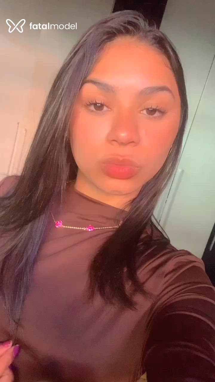 Acompanhante mulher morena (o) de olhos castanhos em São Paulo Acompanhante mulher morena (o) de olhos castanhos em São Paulo - Mila