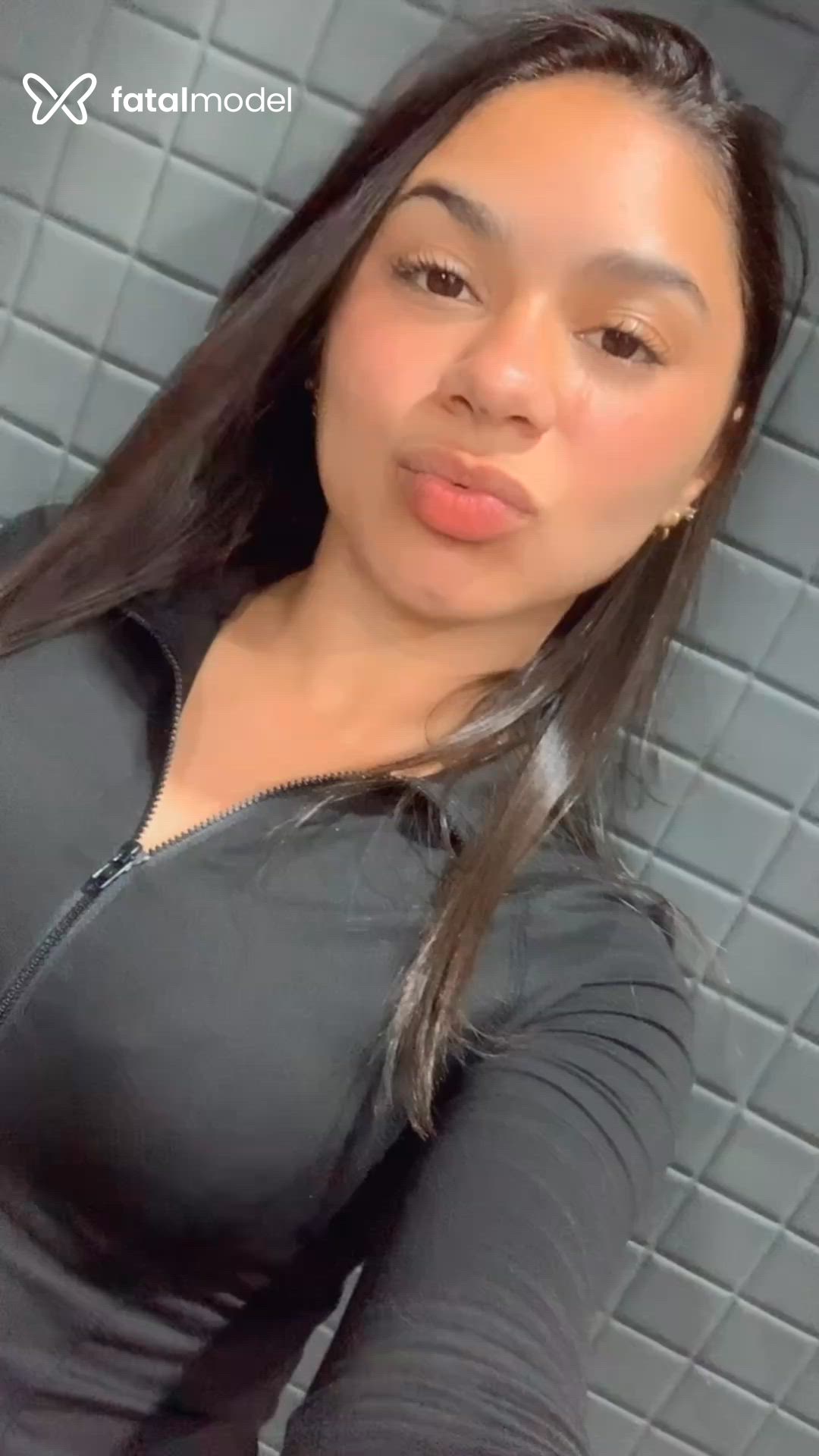 Acompanhante mulher morena (o) de olhos castanhos em São Paulo Acompanhante mulher morena (o) de olhos castanhos em São Paulo - Mila