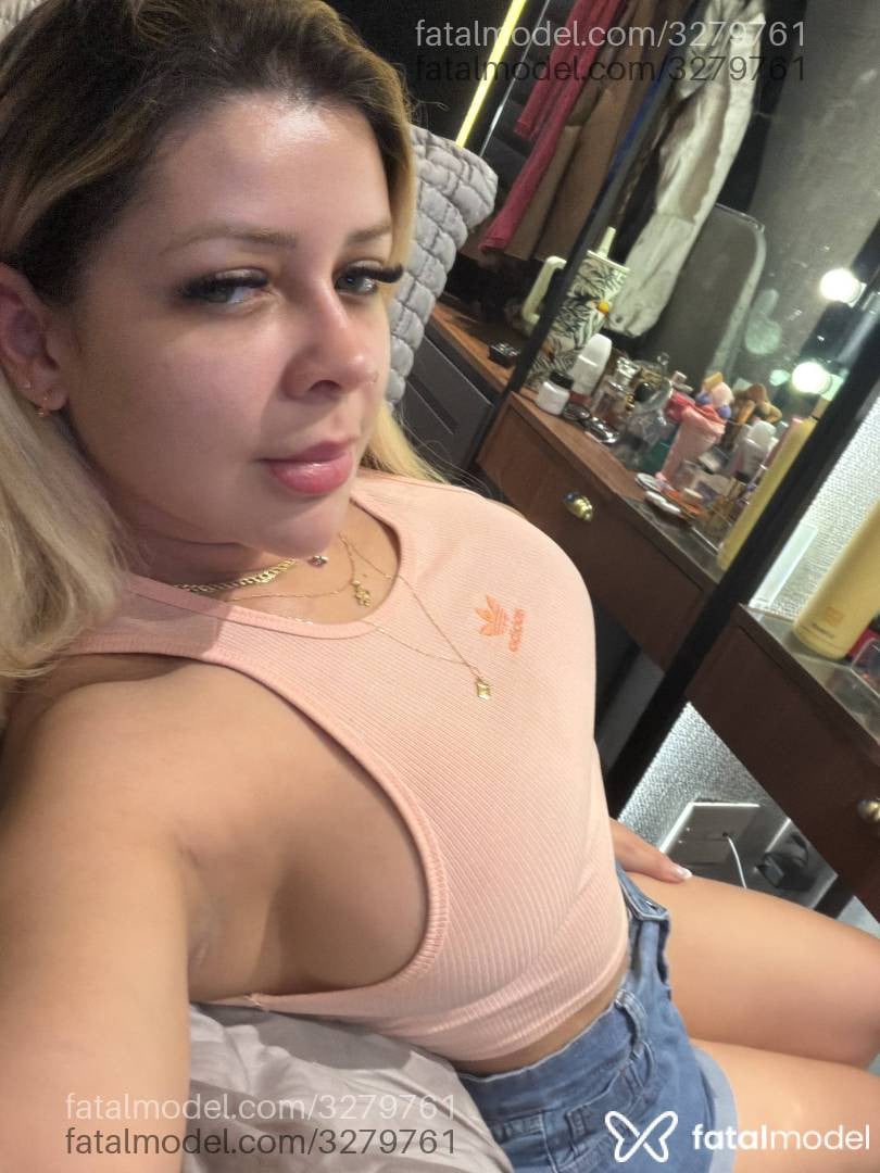 Acompanhante mulher loira (o) de olhos verdes - Brenda Melo