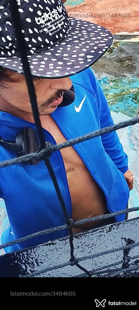 Acompanhante homem trans com cabelo castanho de olhos castanhos - Seuhomemtrans