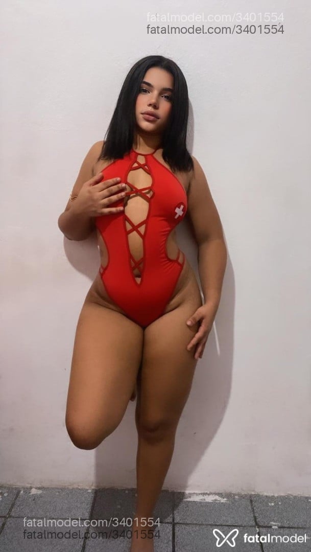 Acompanhante mulher com cabelo castanho de olhos castanhos - Jolly Cavalcante