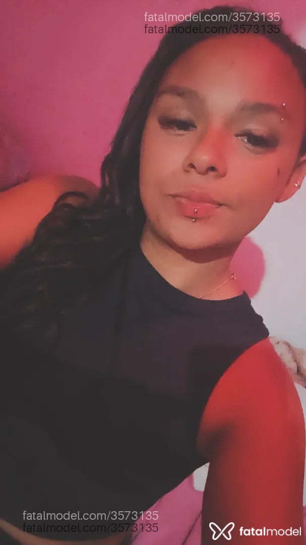 Acompanhante mulher morena (o) de olhos castanhos - Lilitih