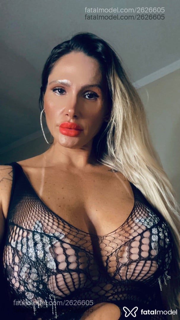 Acompanhante mulher loira (o) de olhos castanhos - Andressa